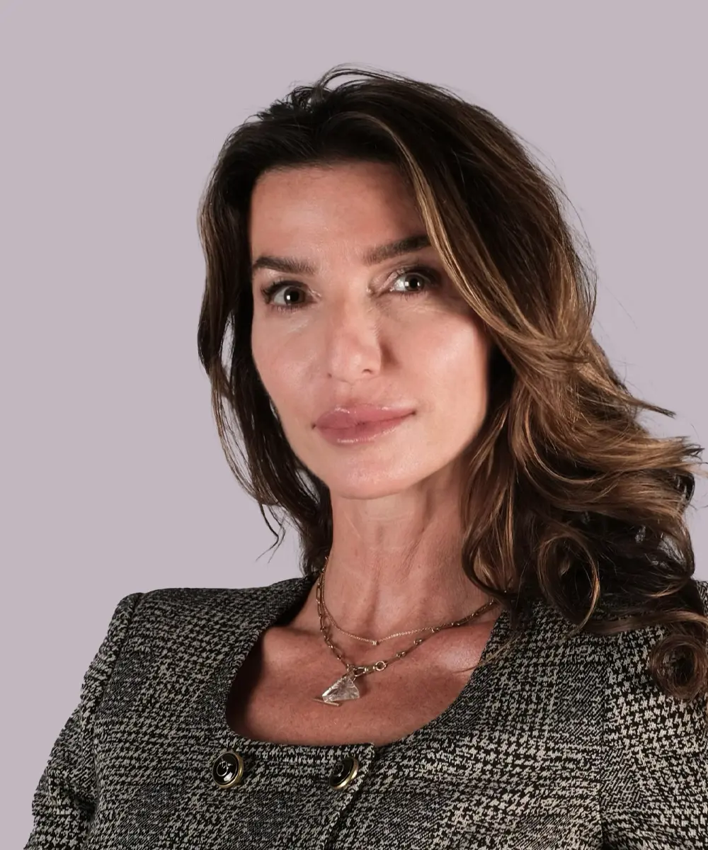 Bahar Mowbray | Head of Relations